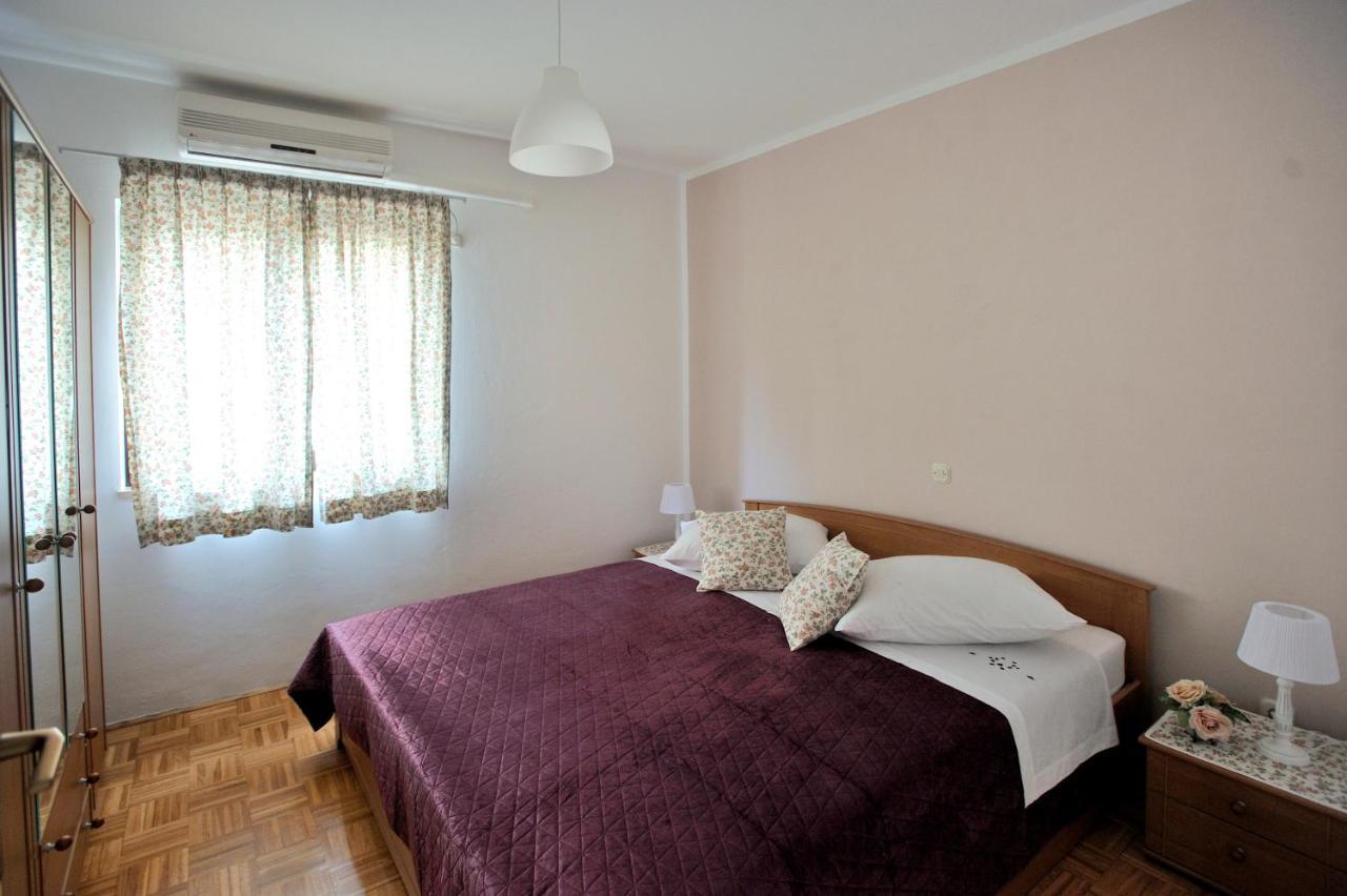 Apartment Vinja Porec - Privat Garden - Whirlpool Exterior photo