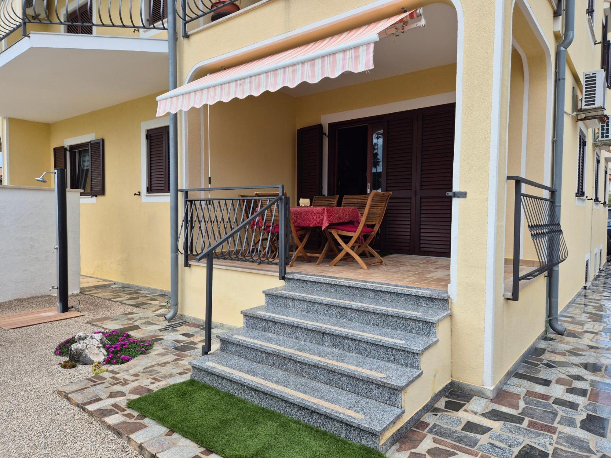 Apartment Vinja Porec - Privat Garden - Whirlpool Exterior photo