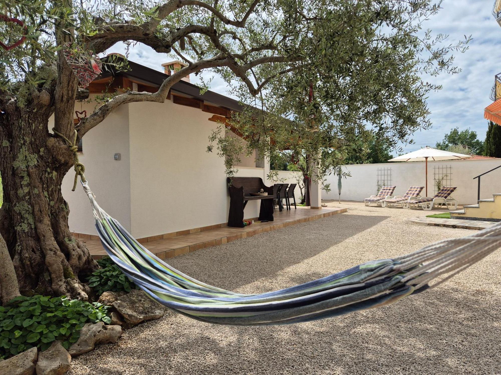 Apartment Vinja Porec - Privat Garden - Whirlpool Exterior photo
