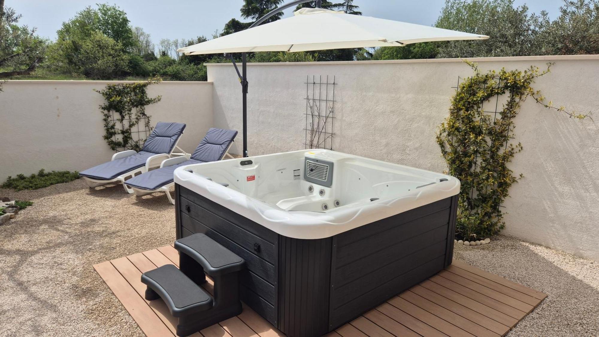 Apartment Vinja Porec - Privat Garden - Whirlpool Exterior photo