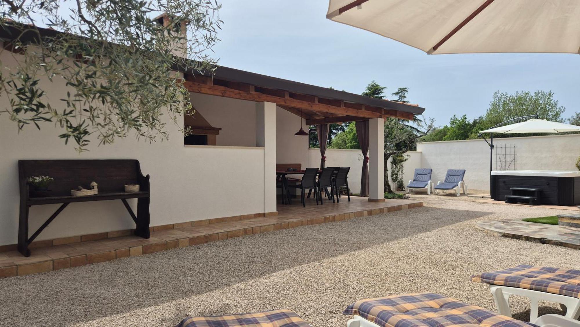 Apartment Vinja Porec - Privat Garden - Whirlpool Exterior photo